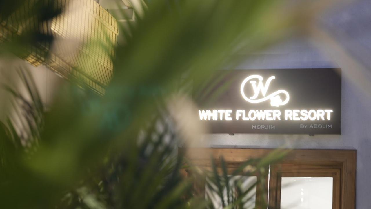 Whiteflower Resort Morjim Extérieur photo
