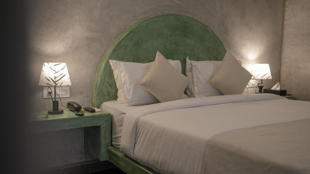 Whiteflower Resort Morjim Extérieur photo