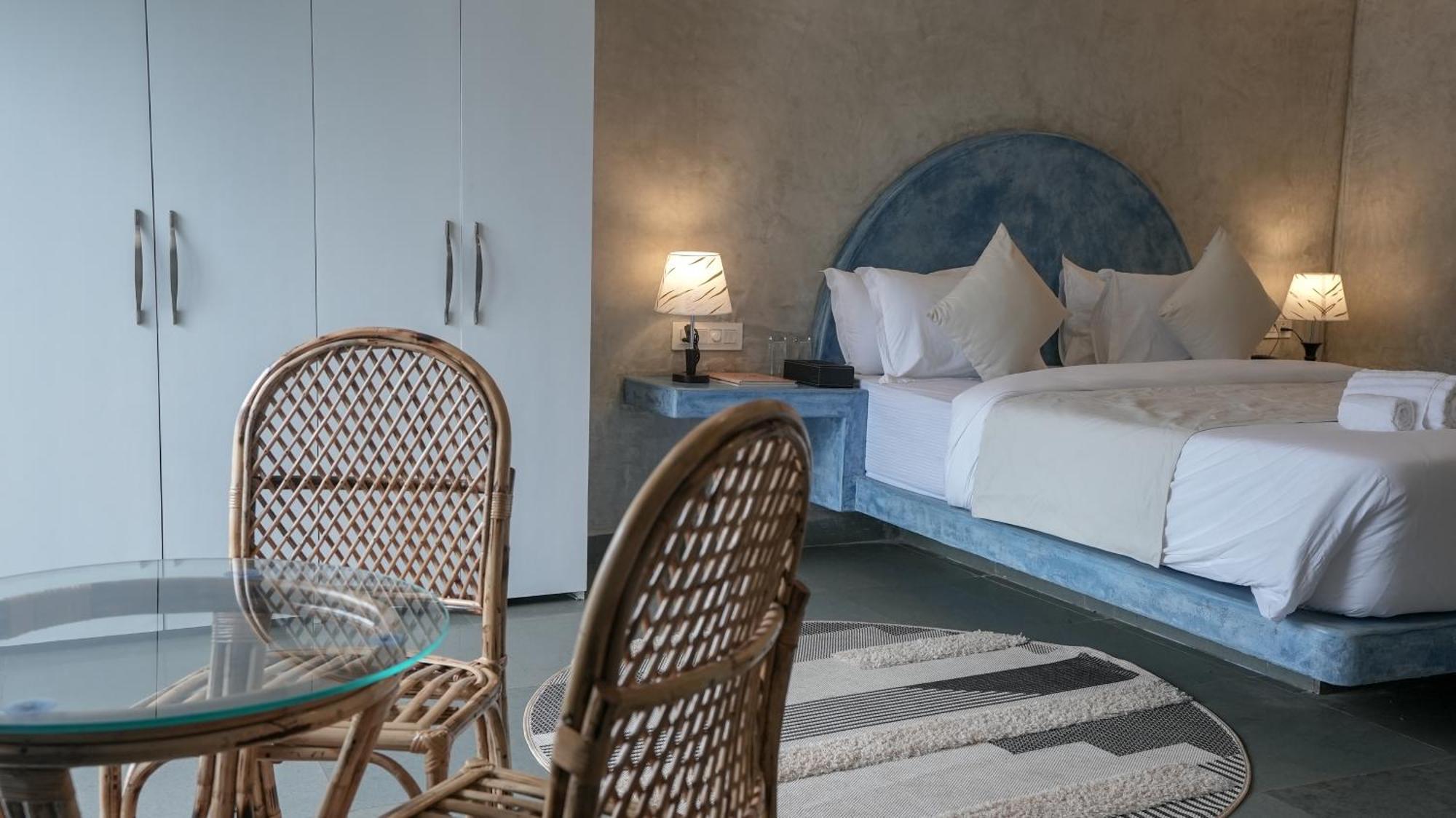 Whiteflower Resort Morjim Extérieur photo