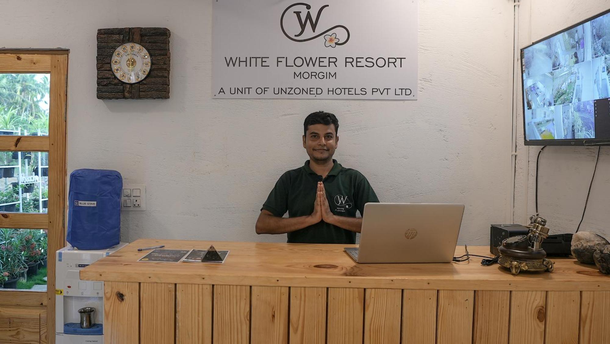 Whiteflower Resort Morjim Extérieur photo