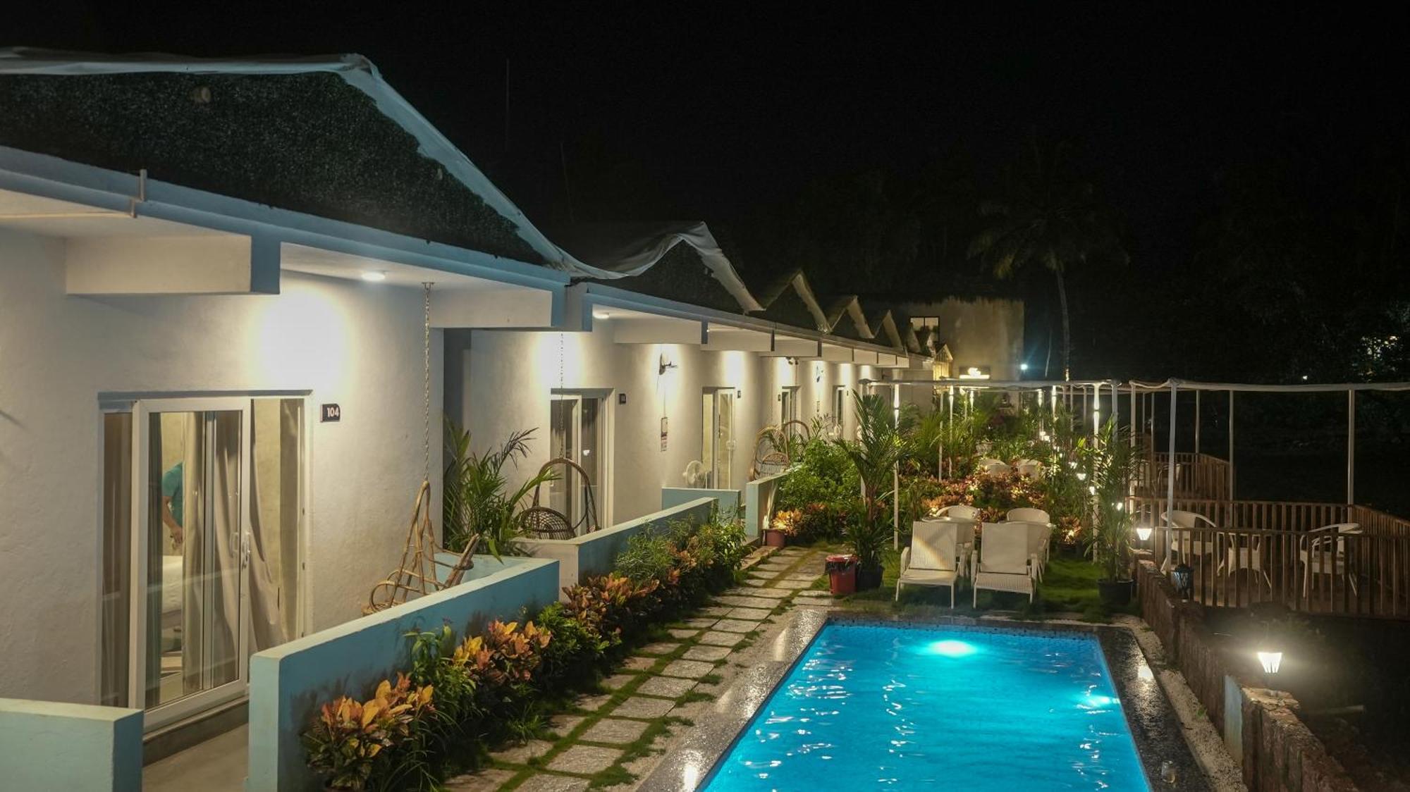 Whiteflower Resort Morjim Extérieur photo
